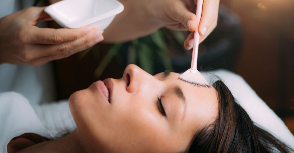 The Ultimate Guide to Chemical Peels and Microdermabrasion: Do's and Don'ts